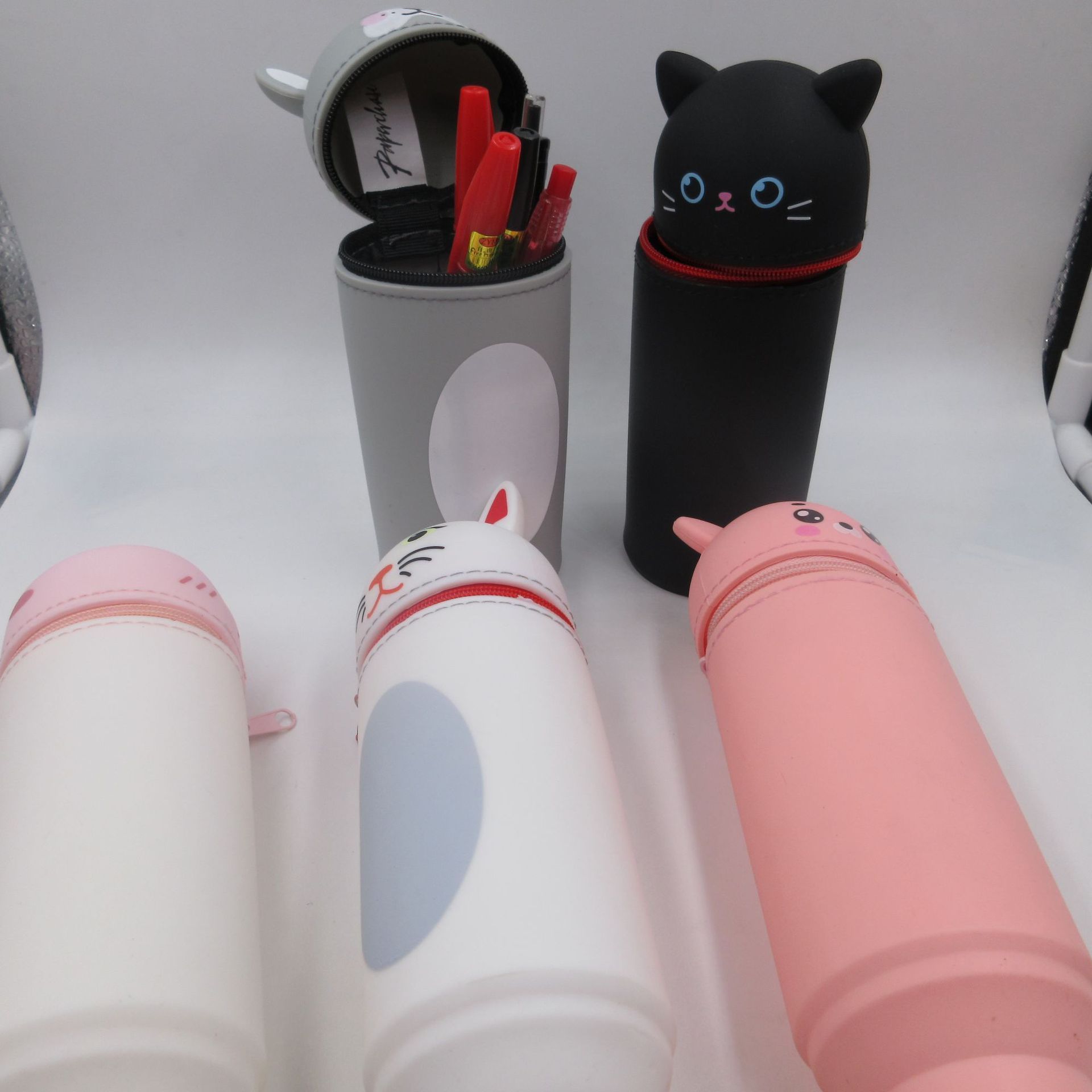 big capacity custom kids school girls 3d Stand Up Pen Holder bag cute Silicone Pencil Case with animal face