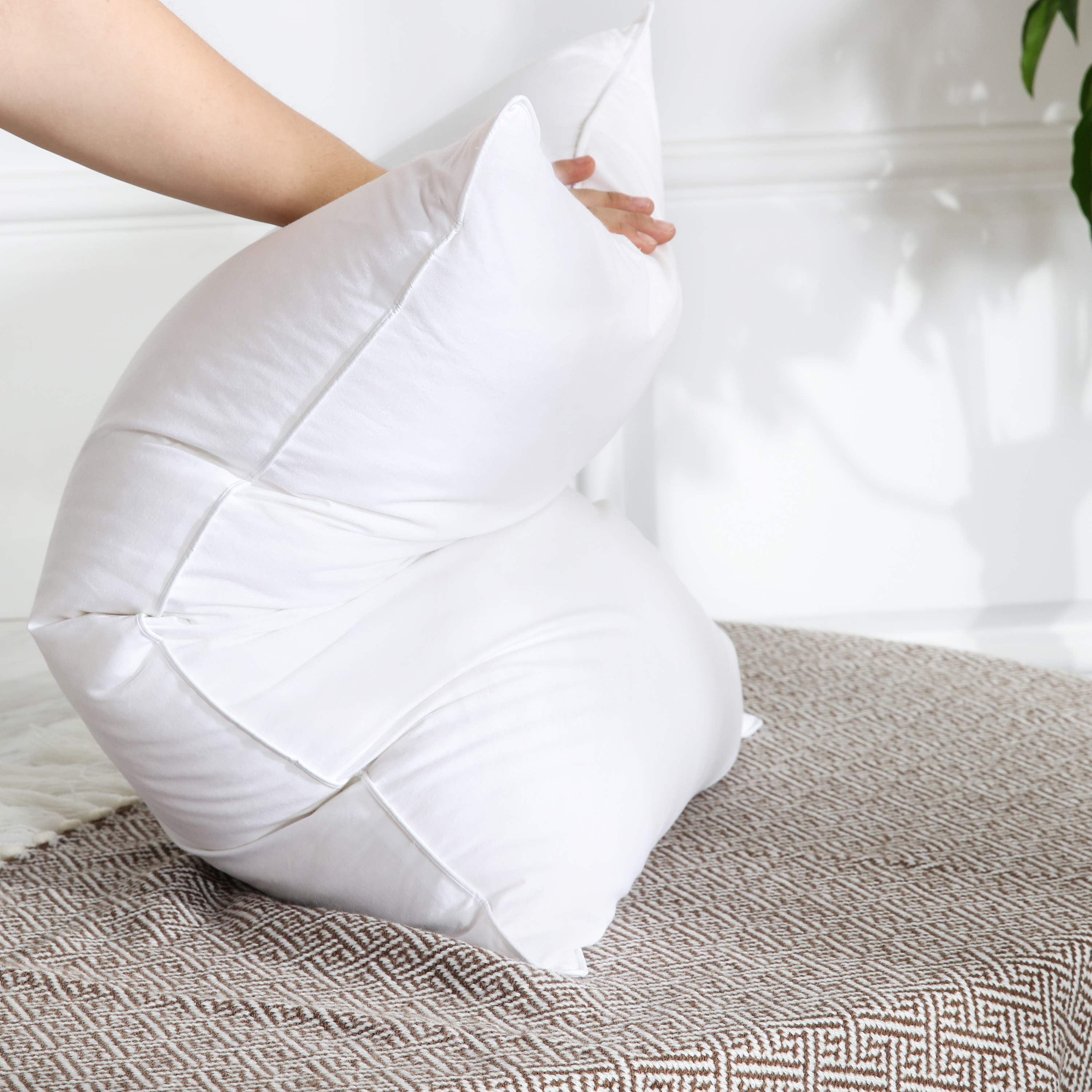 Washable White Down Silk Filling Fluffy Soft Hotel Insert Pillow Machine 100% Cotton Fabric Pillow