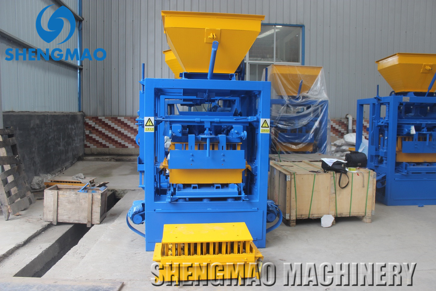 QT4-24 Block Making Machine Semi Automatic Hollow Hallow Concrete Cement Interlock Brick Make Machinery