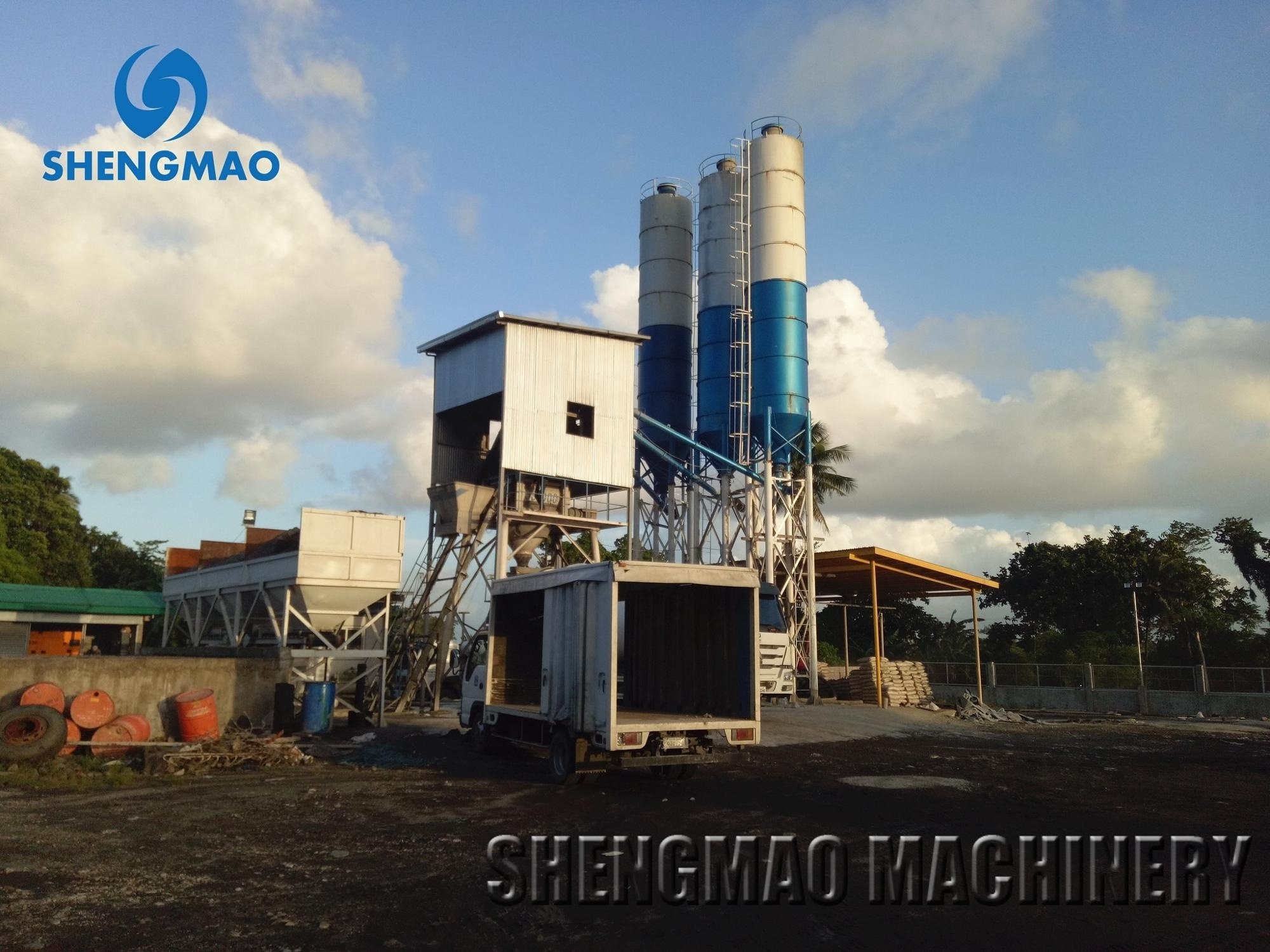 High-capacity concrete production facility Sustainable ready-mix batching facility Robust aggregate batcher