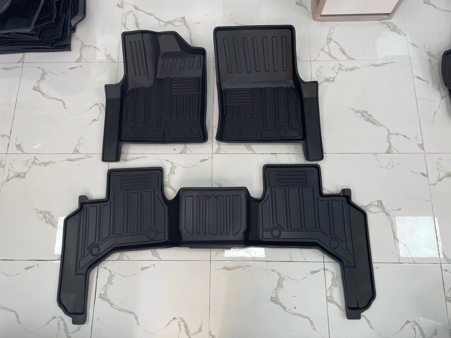 Car Floor Mats Anti-slip Wear-resistant Lc300 TPE Rubber 5D Custom Car Mat for Toyota Land Cruiser LC300  (RHD)