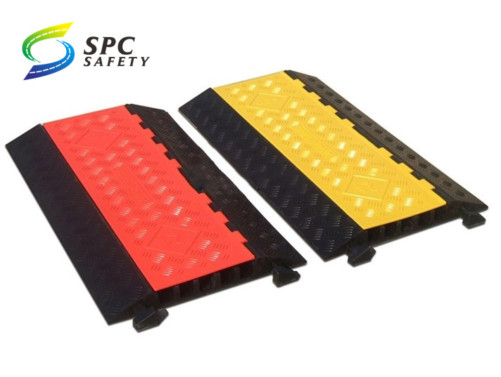 Construction Road floor heavy duty Pvc red protective cover 5 channel cable guards Rubber cable protector ramp speed bump