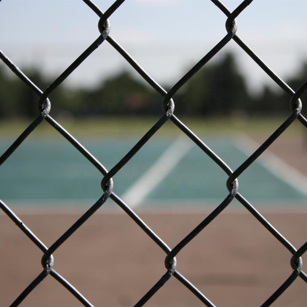 Low Price PVC Coated Galvanized Diamond Cyclone Wire Mesh Rolls 6ft Chain Link Fence For Sale