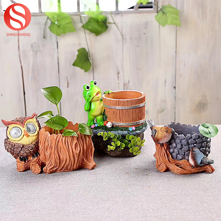 Garden ornament resin owl flower pot with solar light