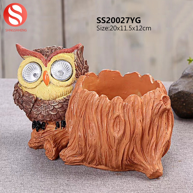 Garden ornament resin owl flower pot with solar light