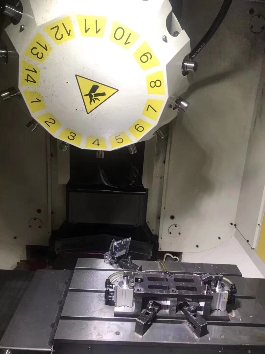 Japan Brand Fanuc Robodrill a-D14MiA5/3 Axis Vertical Machining Centers in stock