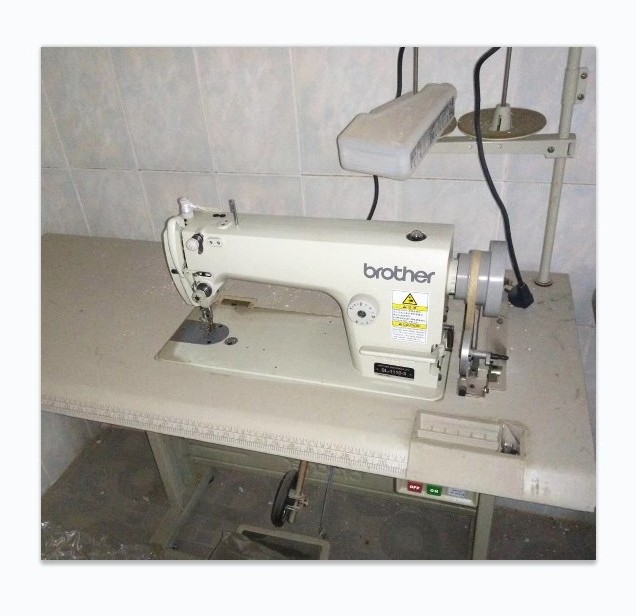 Used Brother 1110 Electric Single Needle Industrial Lockstitch Sewing Machine Sewing Machine For Sale