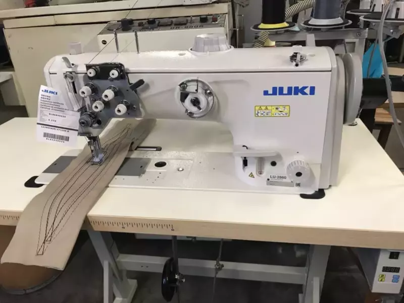 Jukis LU-2860 Double Needle Walking Presser Foot Sewing Machine Direct Drive Vertical Axis Large Hook Lockstitch Sewing Machine