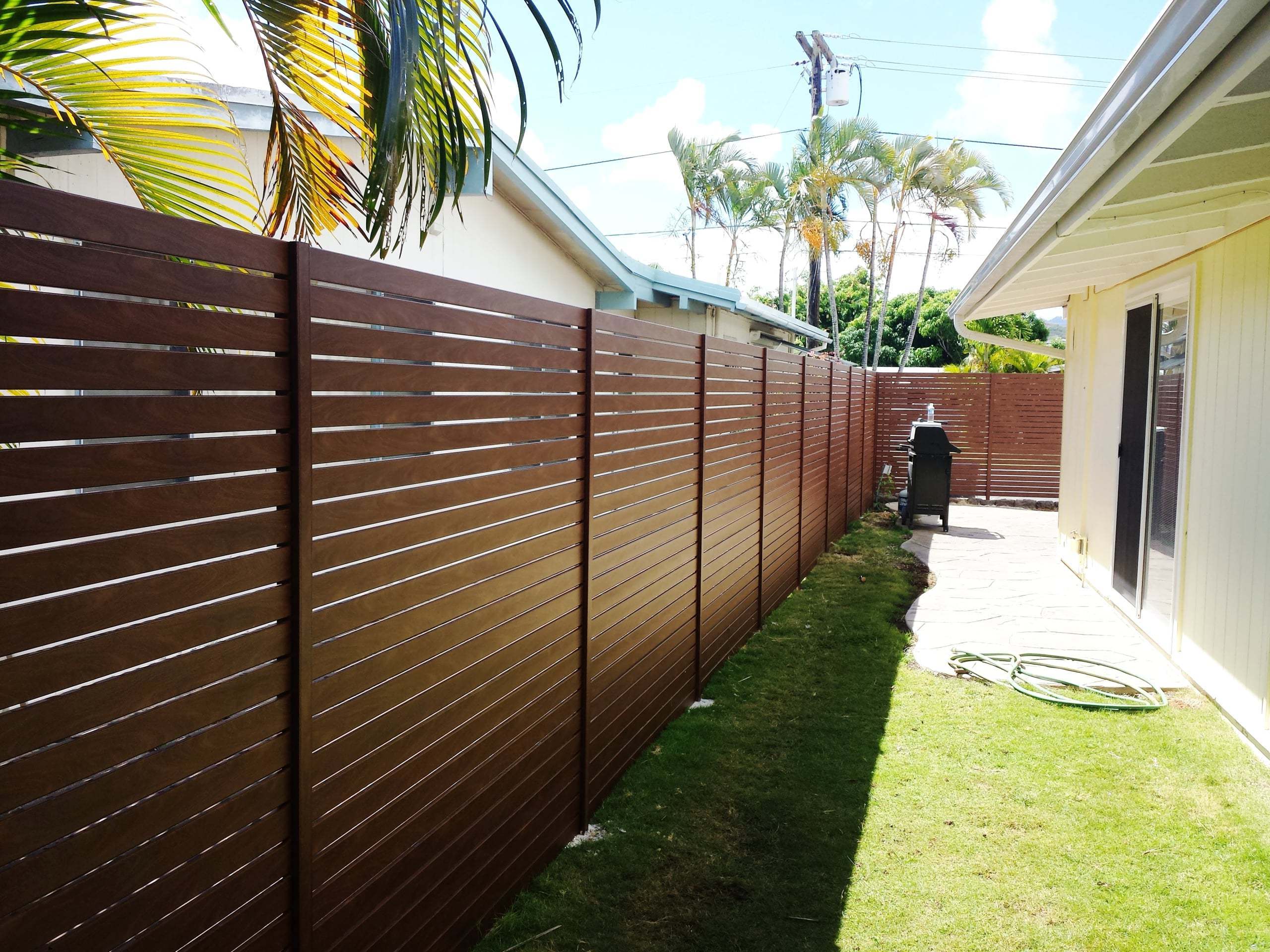 Decorative garden aluminum anti climb isolation fence horizontal slatted fence board