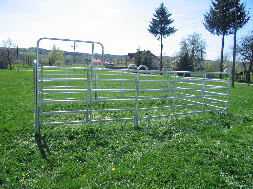 Wholesale bulk cheap pricing used high strength regular stable livestock cattle yard metal fences panels for sale