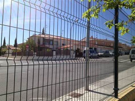 Metal PVC Coated 3d V Bending Welded Wire Mesh Fence Panel Curved Fence for Garden Fencing