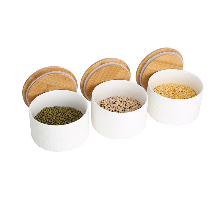 Wholesale white ceramic containers with bamboo lid,round shape ceramic jar