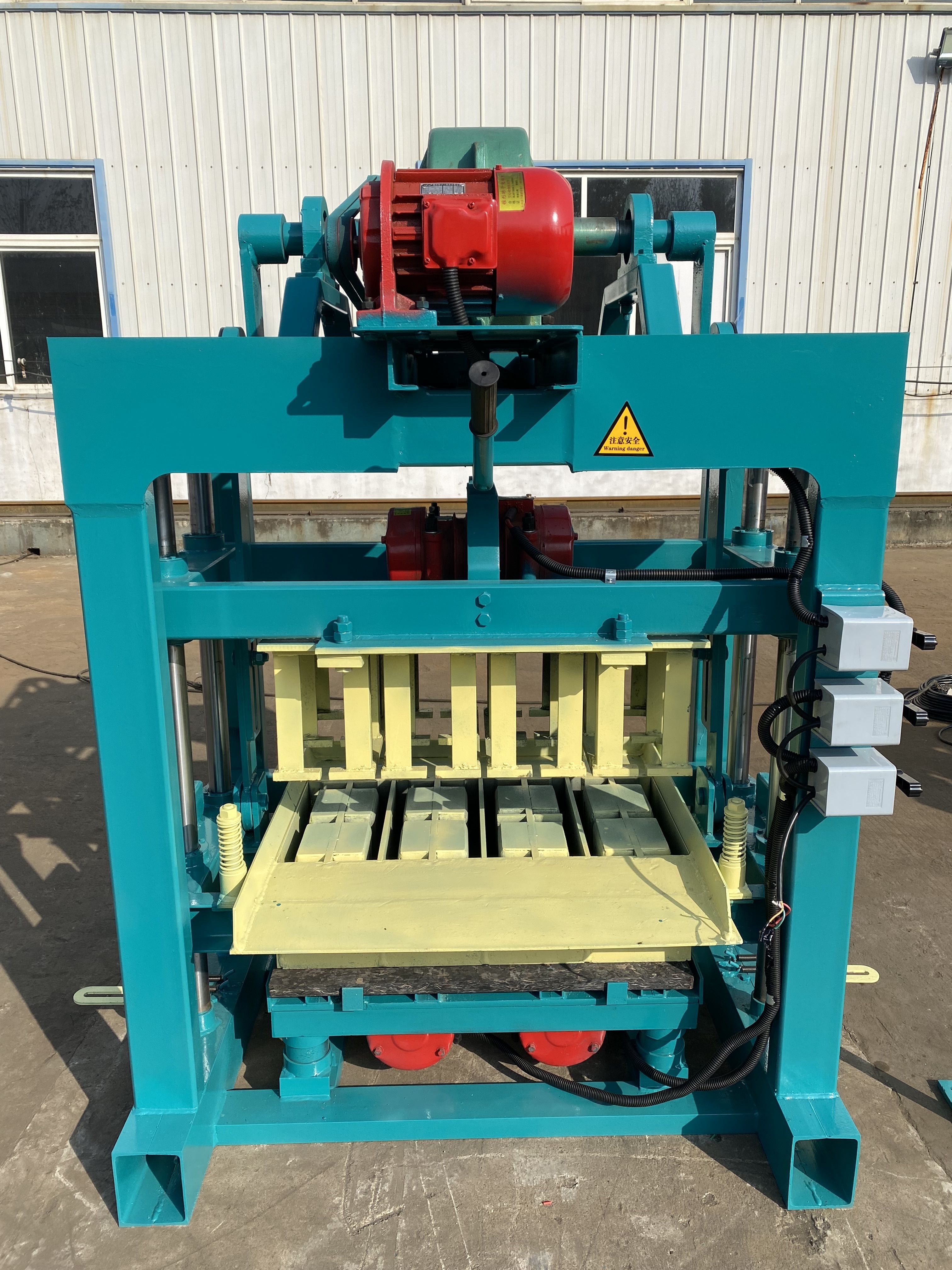 QTJ4-40B BLOCKING FORMING MACHINE THE MOST POPULAR TYPE