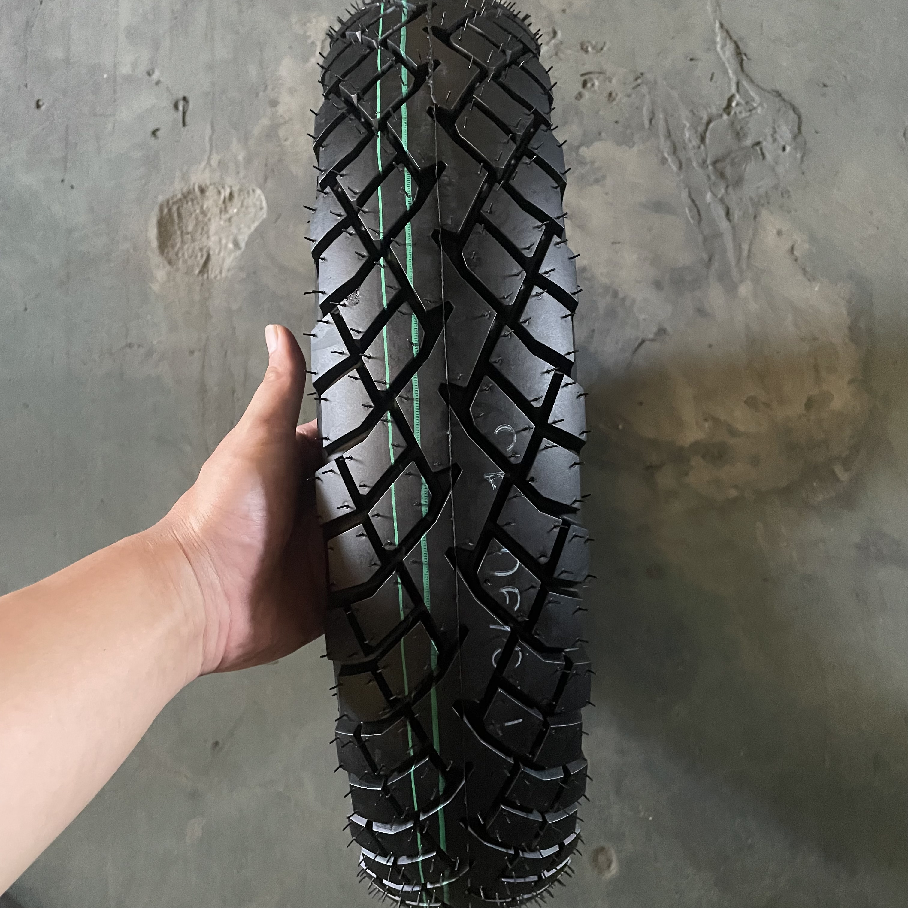 motorcycle tires 110/90-16 100/90-16 for motorcycle sale wholesale