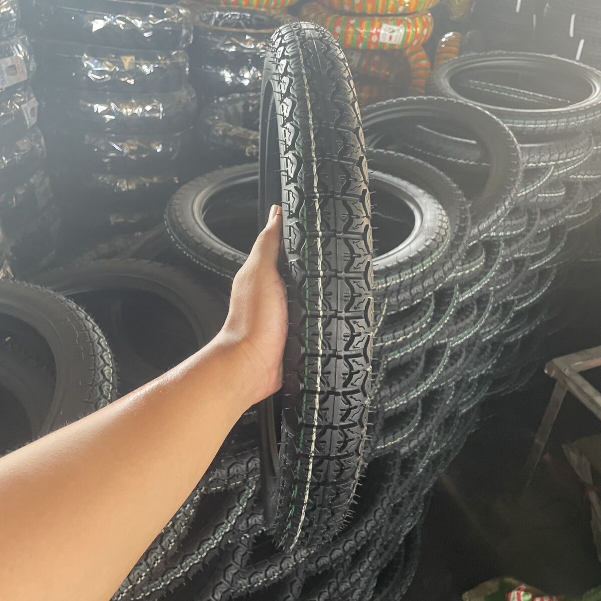 Sawtooth pattern fuckstone pattern motorcycle tires for sale