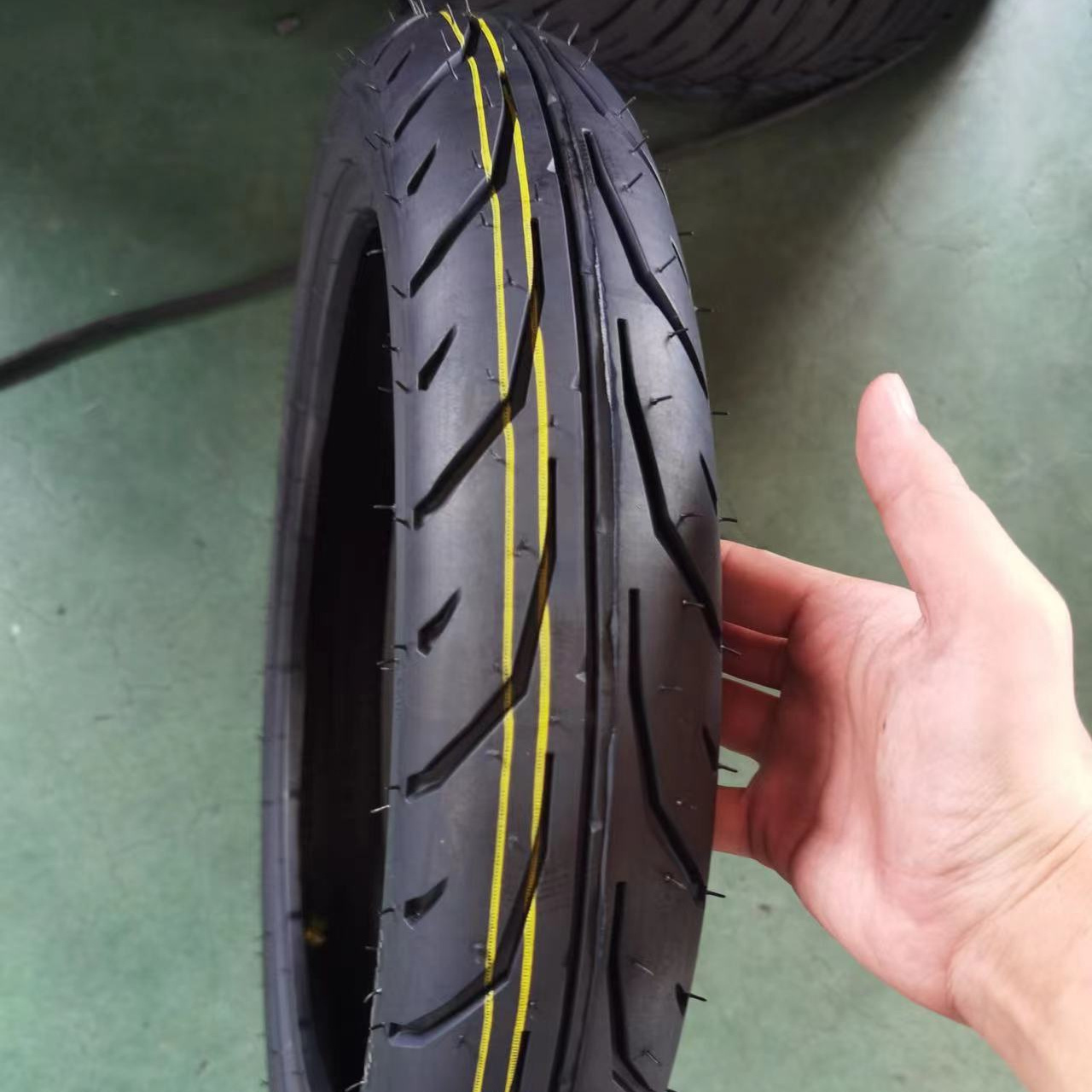 90/90-14  motorcycle tire 14 inch