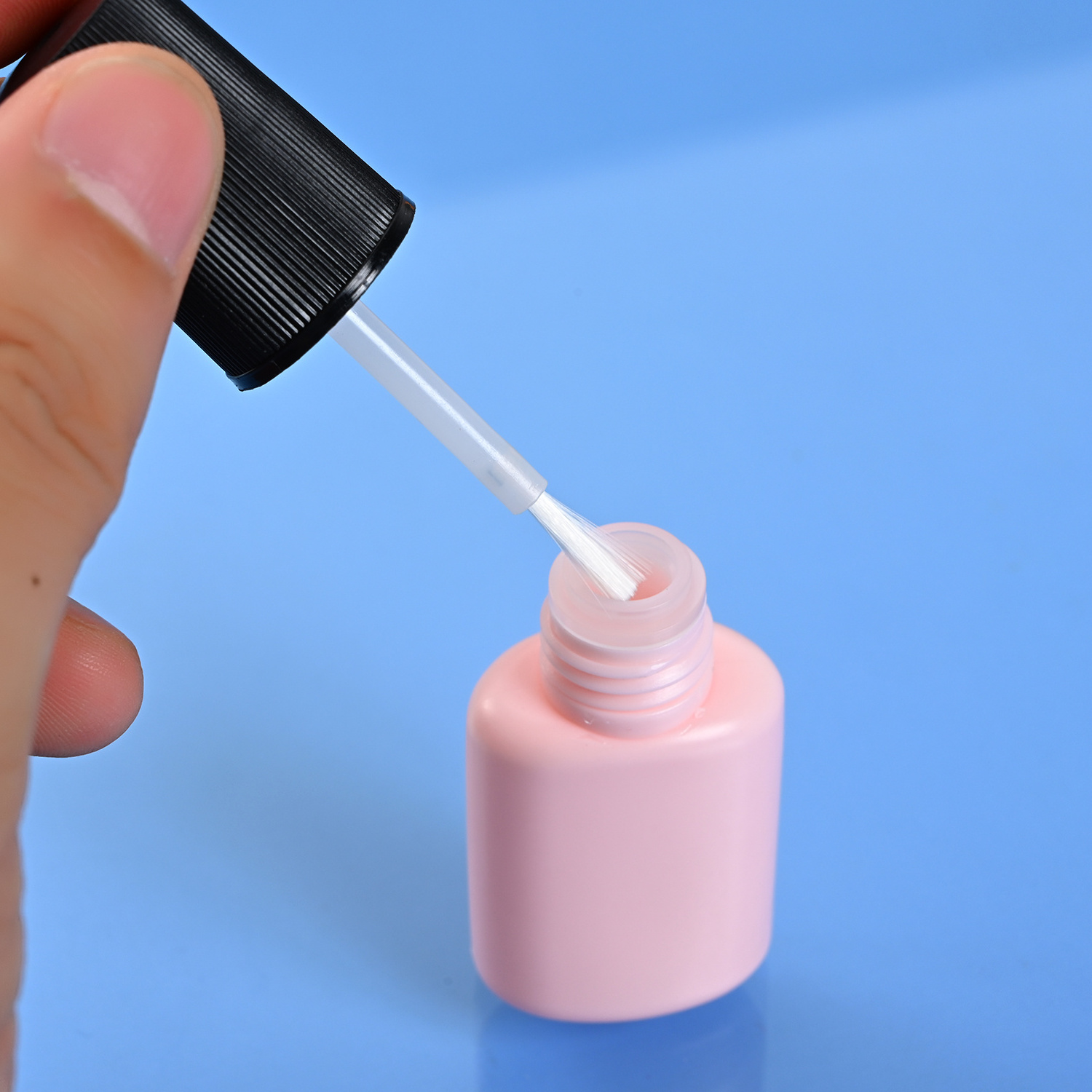 uv gel nail polish plastic bottle with brush 8ml 15ml 15ml 0.51Oz Super Large and Strong Nail Glue for Press On Nails