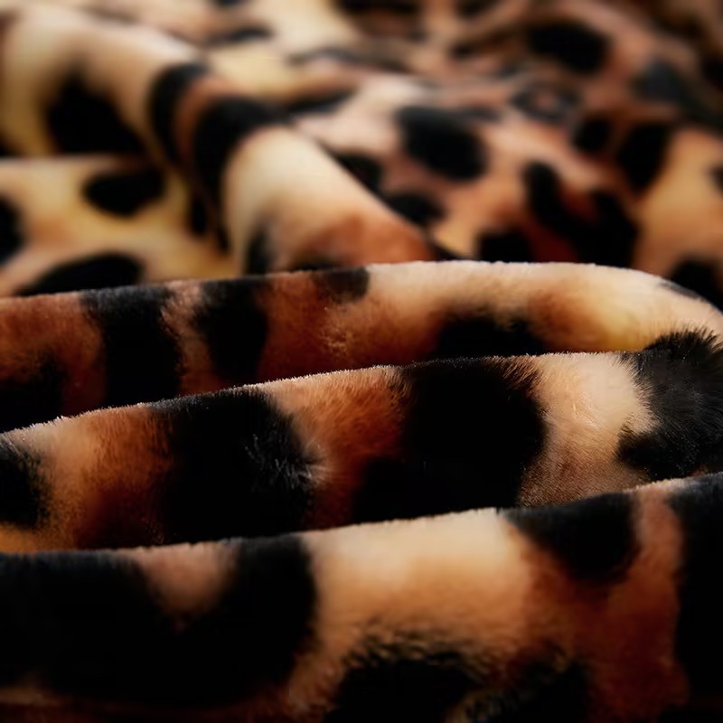 Thickened Luxury Leopard Dot Winter Warm Home Raschel Blanket