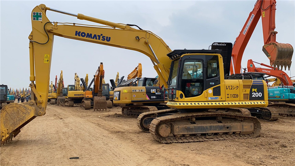 Cheap Used Japan Komatsu PC200-8 PC300 PC350-7 Excavator Used Komatsu 20 Ton Excavator sell in chian