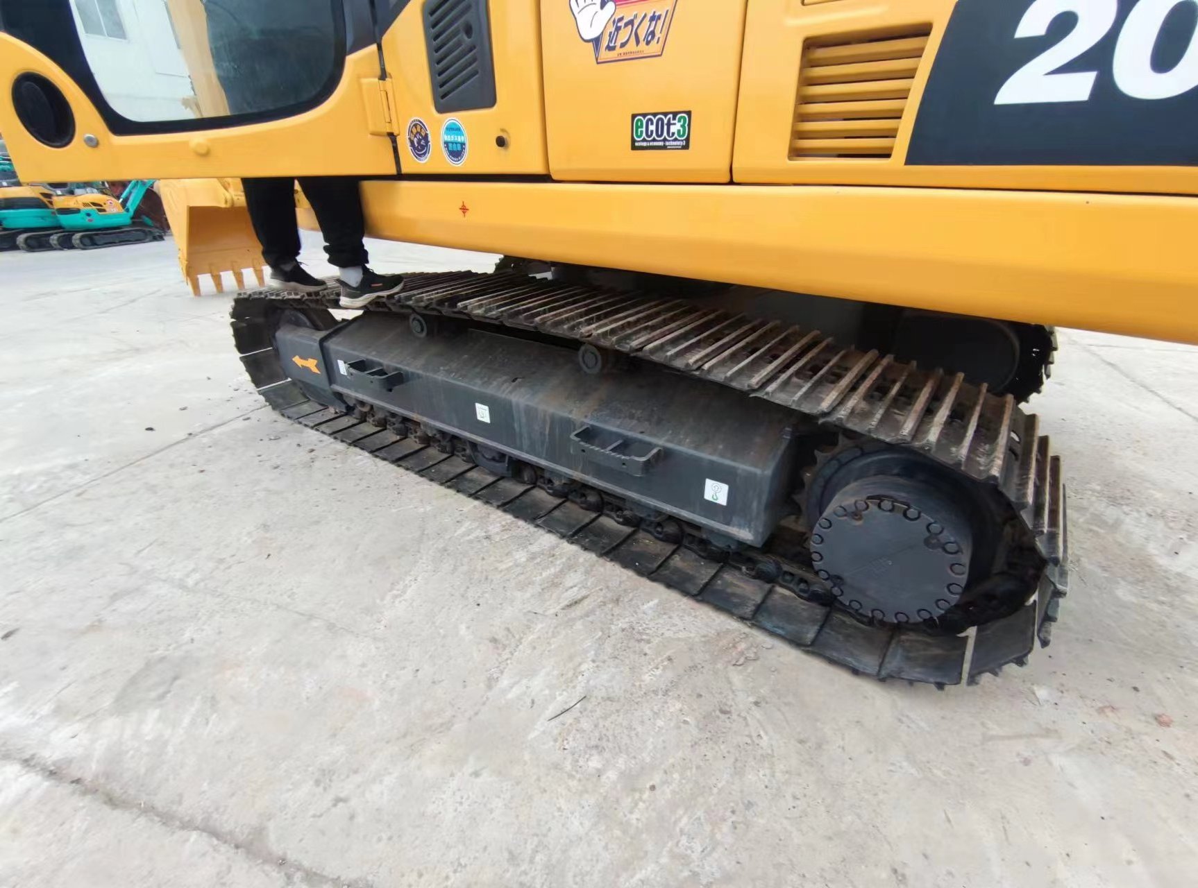 original Used Excavator Crawler excavator used komatsu PC200/second hand Japan engine PC 200-8 for sale