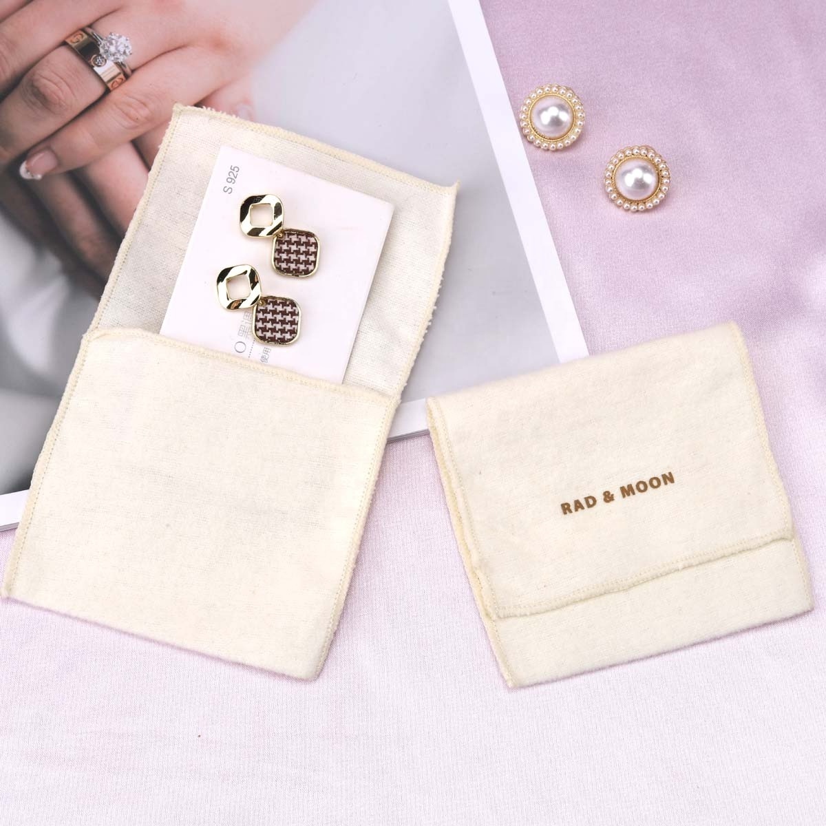 Personalized  Earring Ring Jewelry Packaging Dust Pouch Mini Luxury Envelope Flap Cotton Flannel Bag with Custom Logo Printing