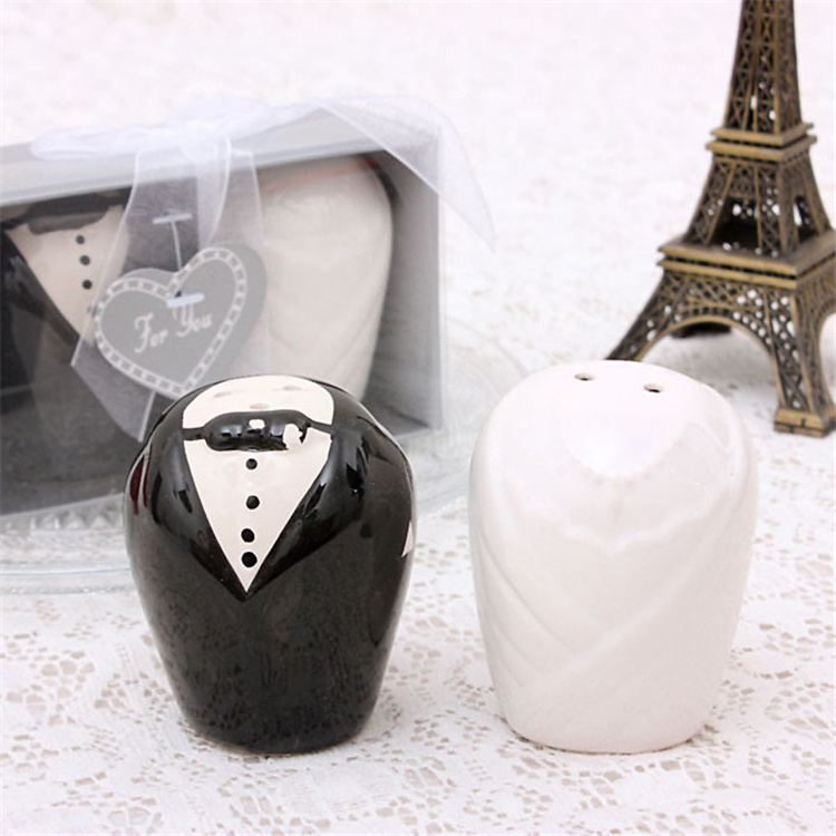 Bride and Groom ceramic Salt and Pepper Shakers Wedding party Favors and gift for guests