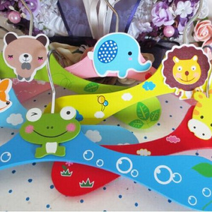 Cute cartoon non-slip wooden children's hangers baby clothes hanger clothes rack pants rack kids pants hanging