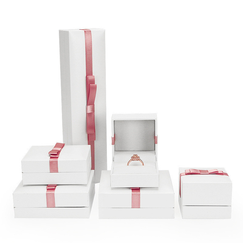 Custom Low MOQ Jewelry Box Packaging With Logo Ring Necklace Bracelet Packaging Box Luxury Jewelry Box