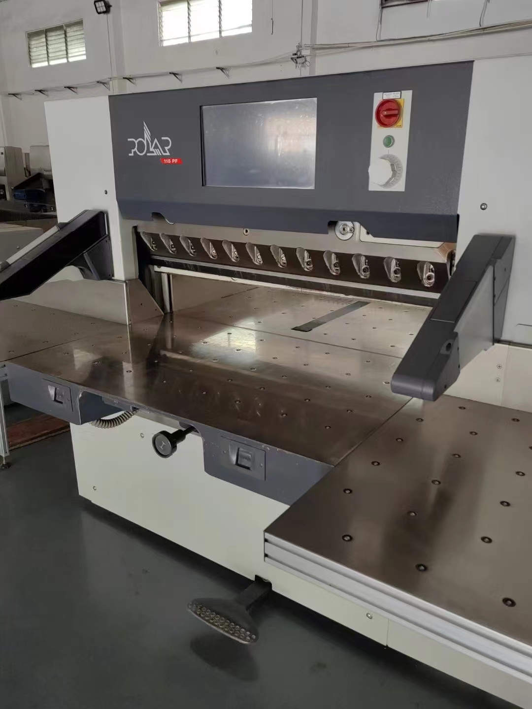 guillotine cutting machine electric paper cutter