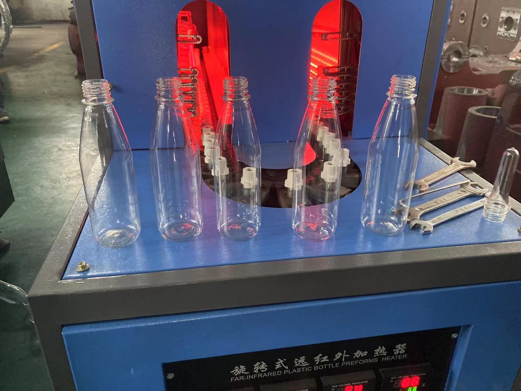 Semi Automatic Plastic PET Bottle Injection Blowing Blow Molding Machine