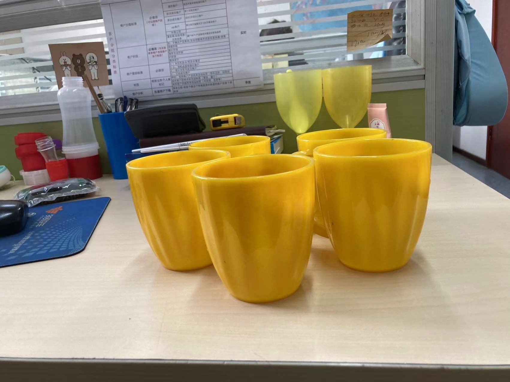 Small plastic glass cup products making injection molding machine