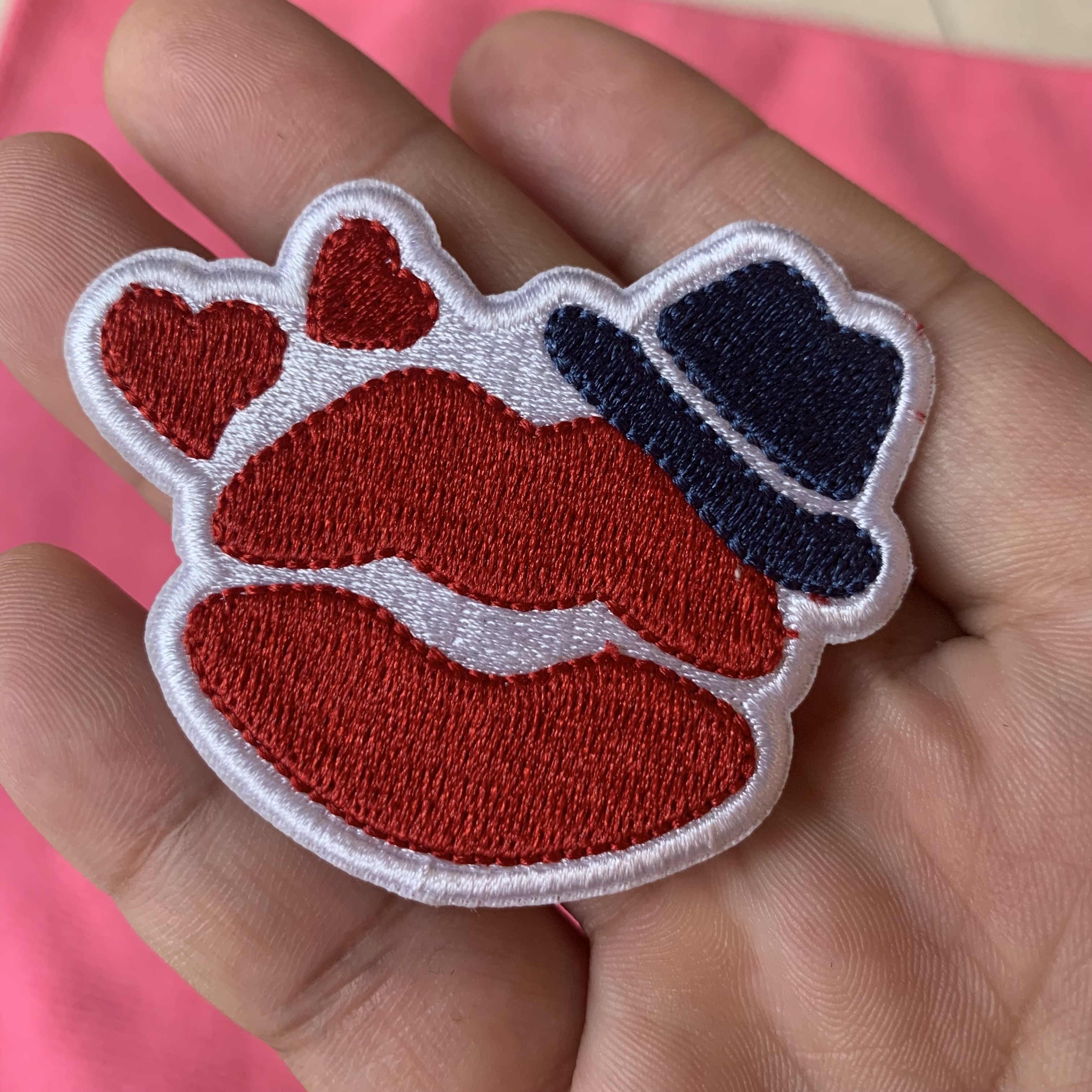 cut out logo full embroidery patch with glue,fancy design 3D heat press embroidery tag for bags