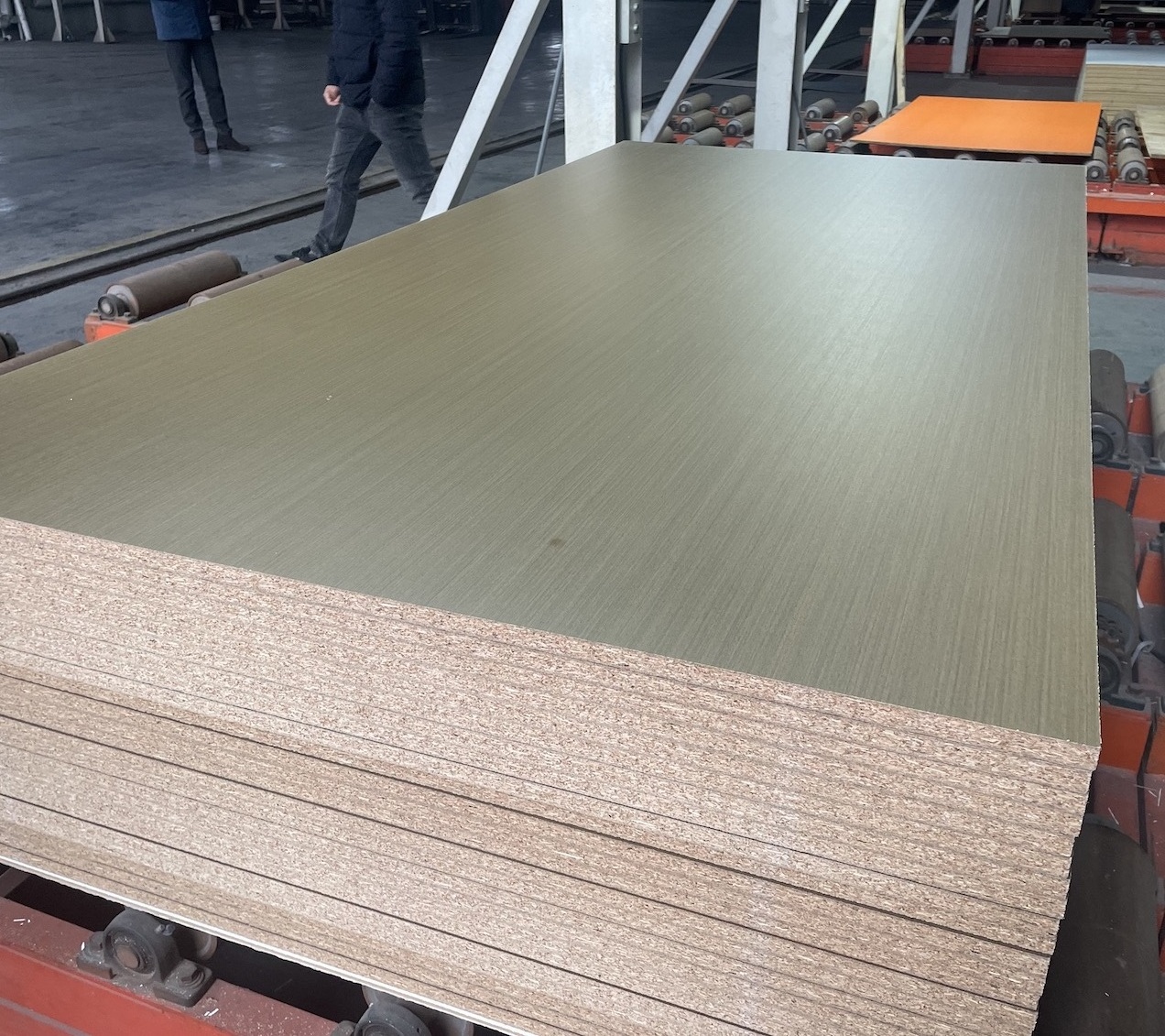 Wood grain melamine MDF/Particle board for wardrobe and furniture ,scratch-resistance