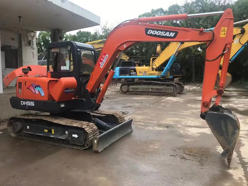 DH55 dh55-7 small used 5 ton excavator doosan korea excavator from China for sale