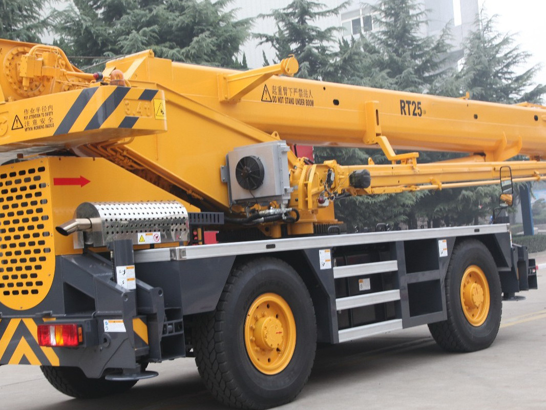 Chinese Brand Hydraulic Rough Terrain Crane 4 Wheel Mobile Cranes 30 TON