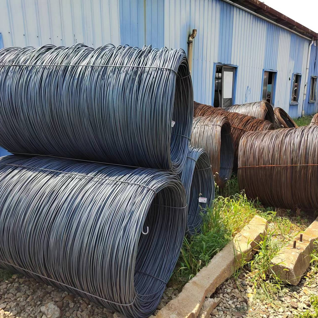 China supply SAE 1006 Hot Rolled Steel Wire Rod In Coils for making nails instock