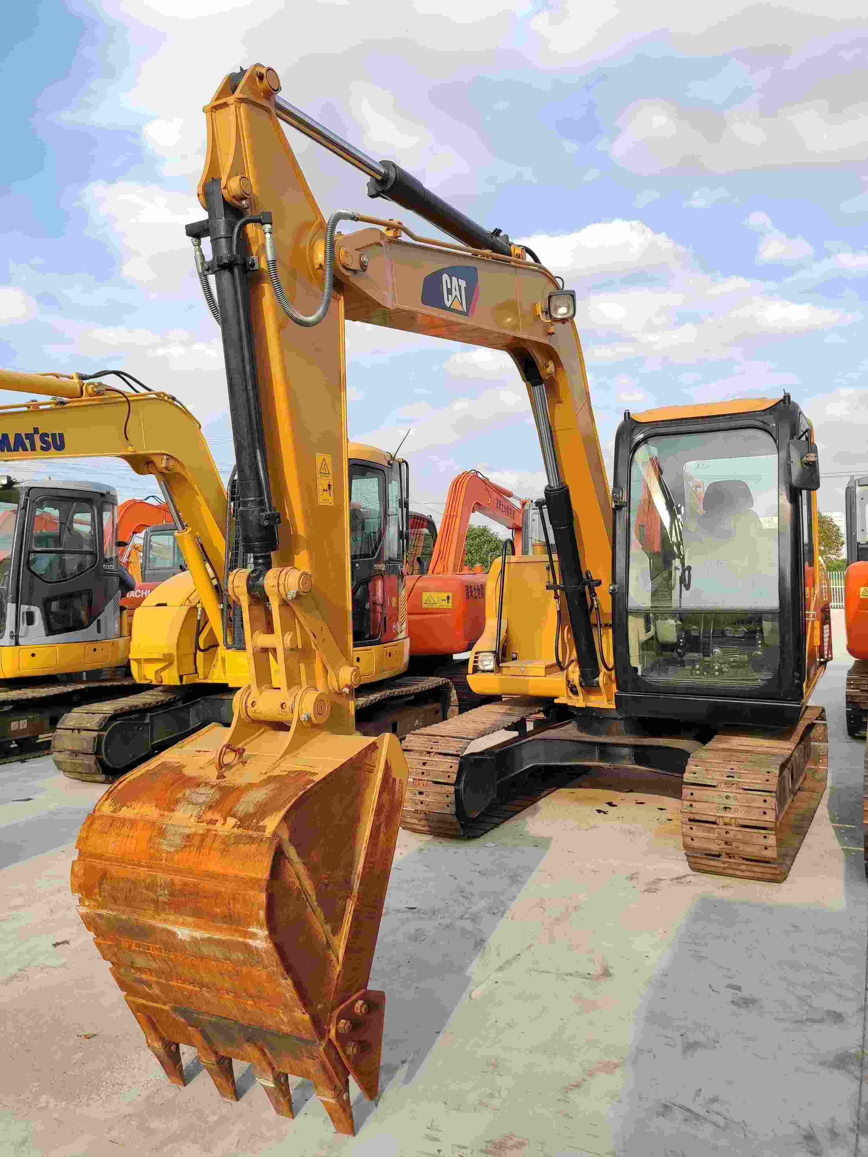 Used Cat 307 307C Second Hand Caterpillar 307 For Sale 7 Ton Earth Moving Machine cat307c Mini Crawler Bucket Hydraulic Digger