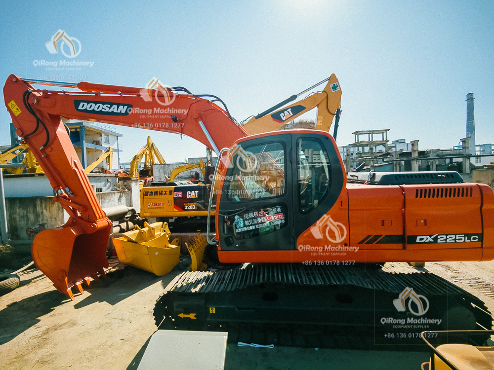 Used Doosan DX225 Second Hand Used Digger Excavator Crawler On Hot Sale