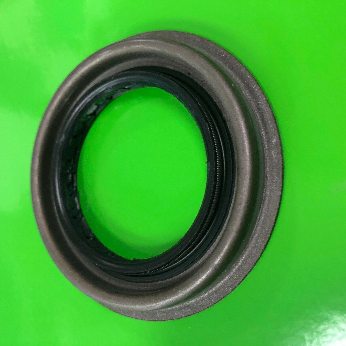 7T4Z7R284A Transfer case oil seal Rear Pinion Seal Transfer Case for Ford Edge Explorer