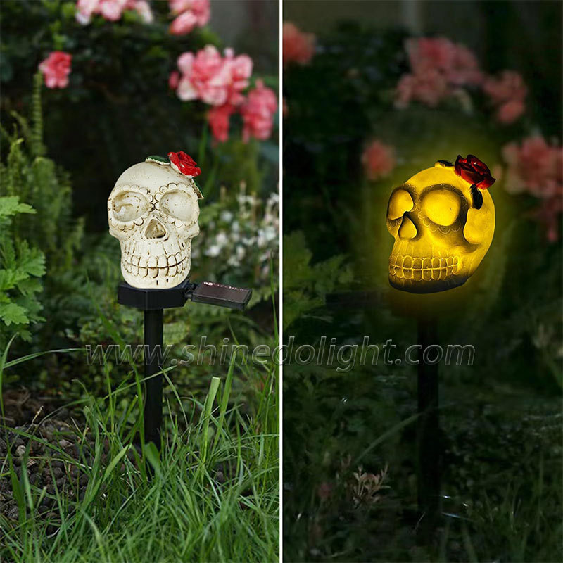 Outdoor Decor Solar lights Skull Lamp LED Lantern for Halloween Decor Lamp Stake