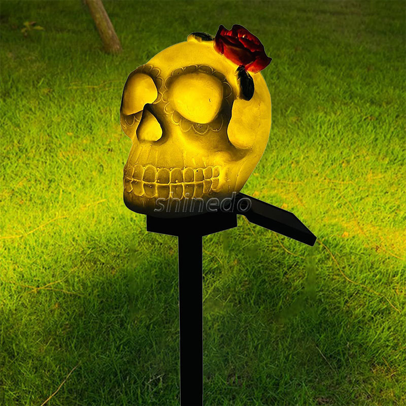 Outdoor Decor Solar lights Skull Lamp LED Lantern for Halloween Decor Lamp Stake