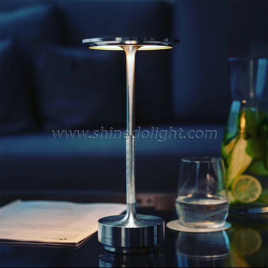 Hot Sale Dining Touch Led Hotel Bar Coffee Table Lamp Rechargeable Electroplated Decorative Desk Light Table Lamp