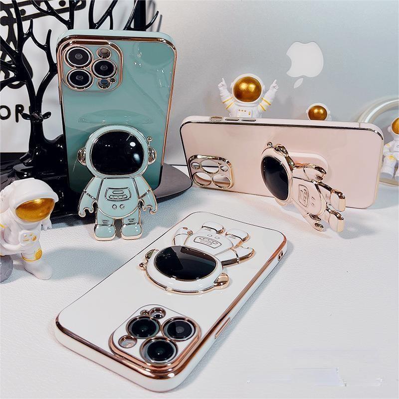 Luxury Case For Iphone 14 13 12 11 Pro Max Cover Custom Silicone Phone Case With Astronaut Phone Holder Stand