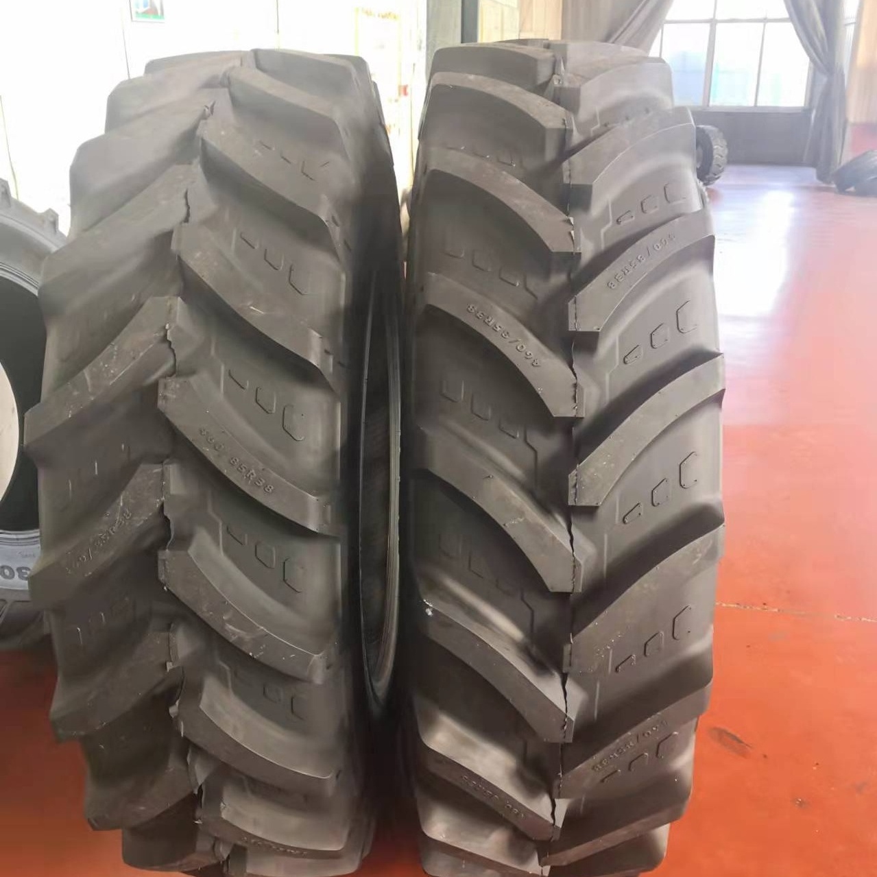 Radial Tractor Tyre/Tire 460/85R38 18.4R38 with Unique Driving Stability&Comfort Less Soil Compaction