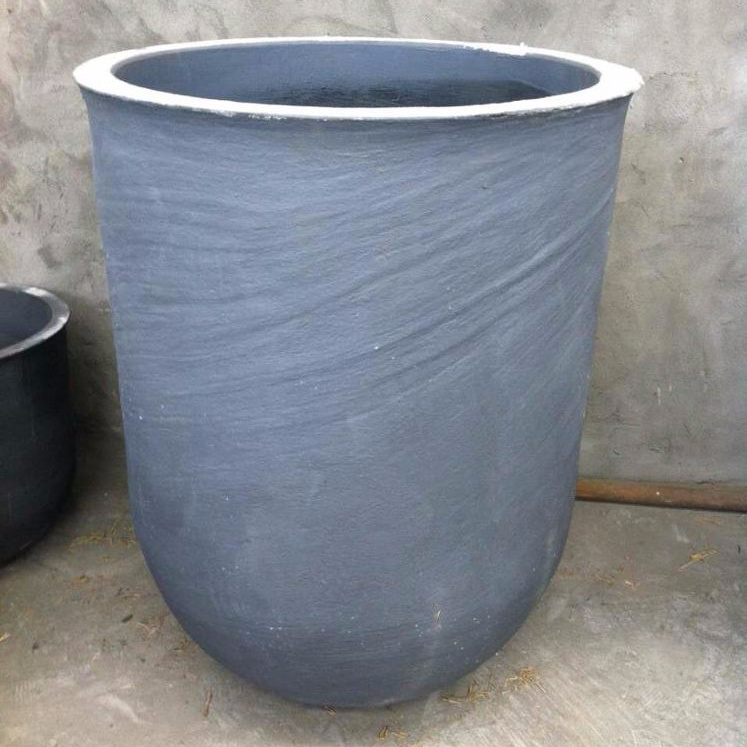 Graphite crucible for aluminium melting with long service life