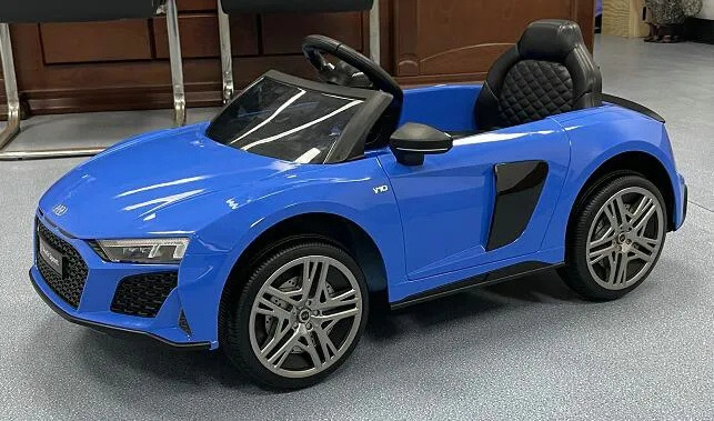 2023 new licensed ride on r8 Spyder  car with light and mp3