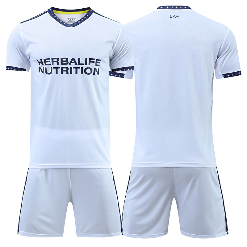 Popular Soccer Jersey customized quick dry Football jersey set with High Quality and Cheap Price