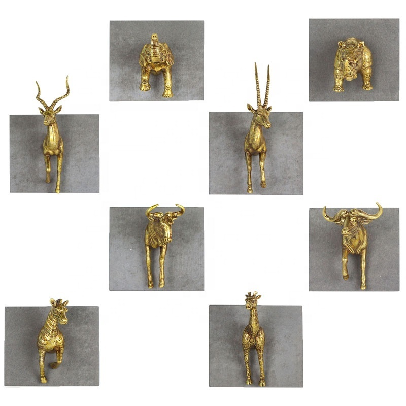 Resin Golden Animal Sculpture Craft Wall Stick 3D Wall Decor with Cement Board