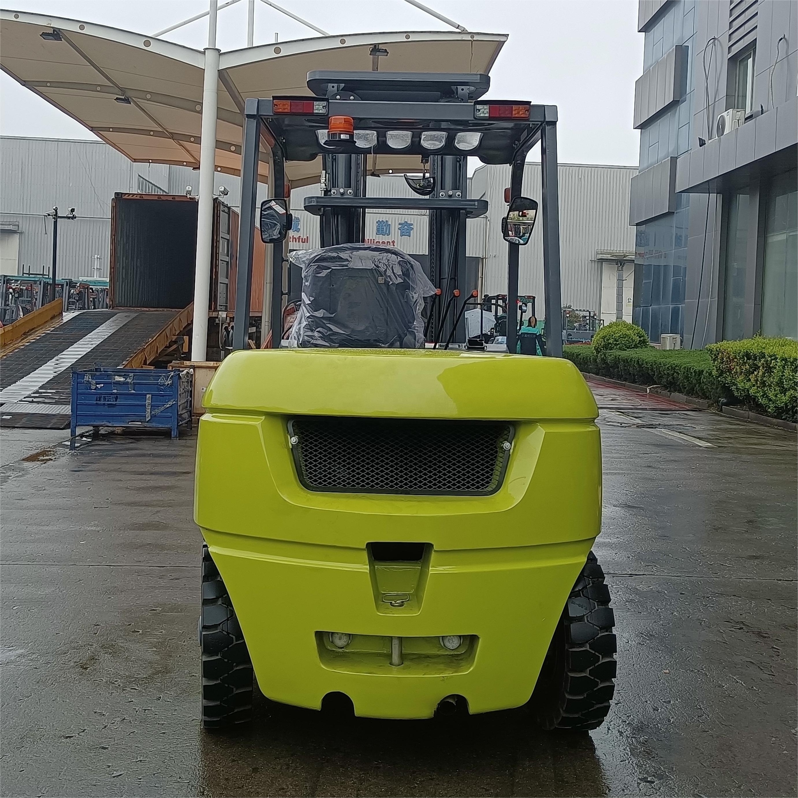 5ton EPA Certificated Diesel Engine Montacargas Forklift with Fork Positioner Side Shifter For Sale