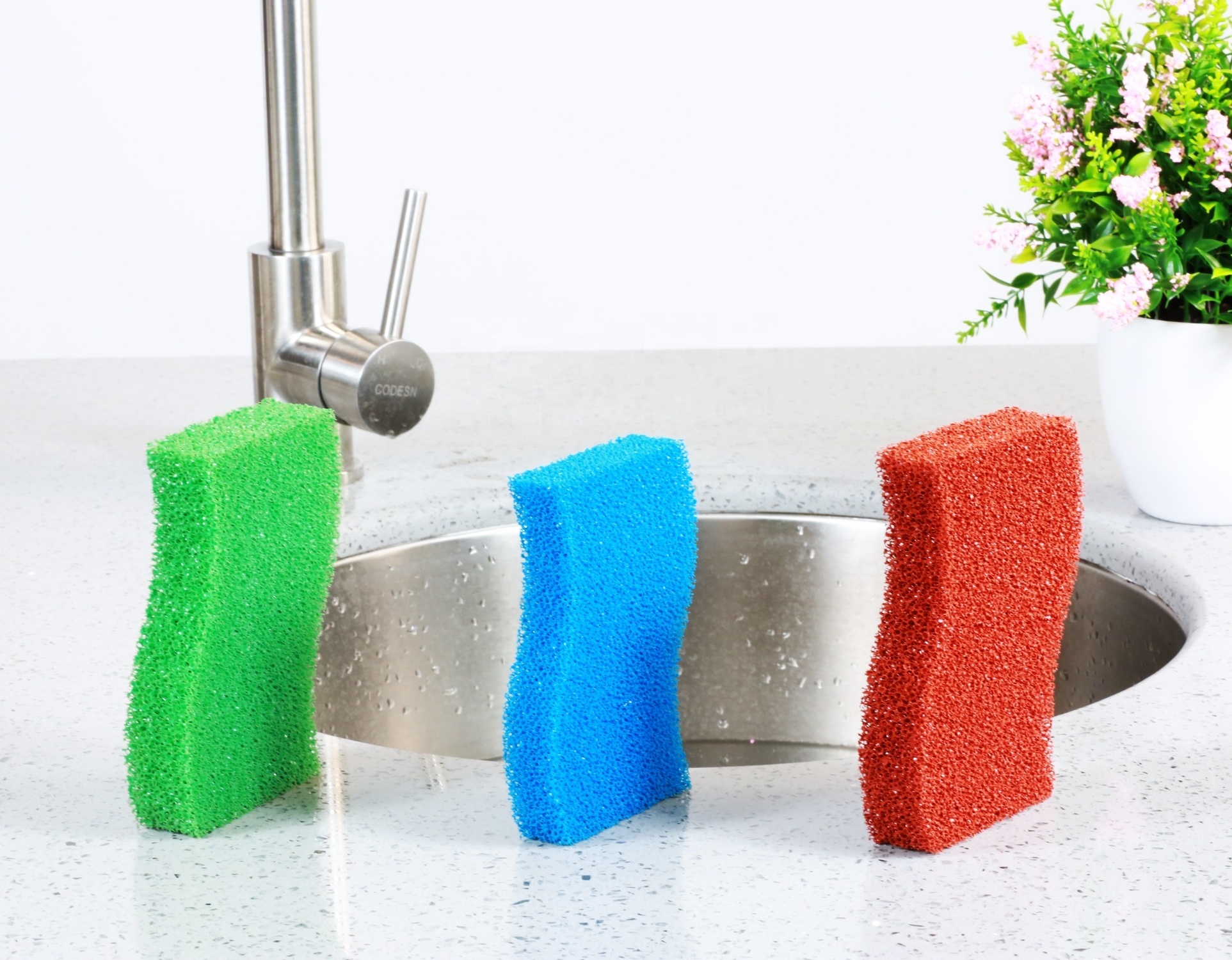 Can scrub hard-to-clean items, such as hoods, stovetops, tables, etc. Easy-to-clean silicone dishwashing sponge